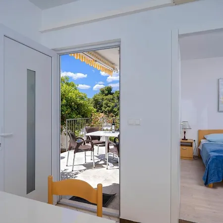 Apartments Poklepovic Jelsa  Exterior photo