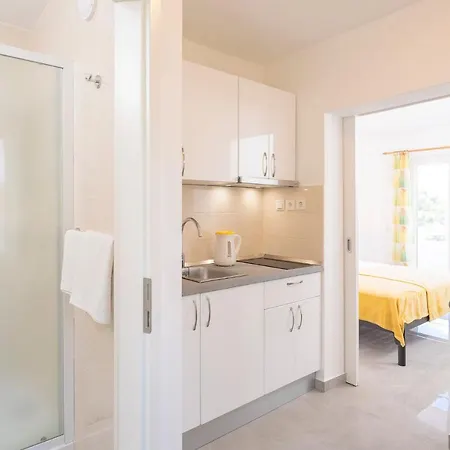 Apartments Poklepovic Jelsa  Exterior photo