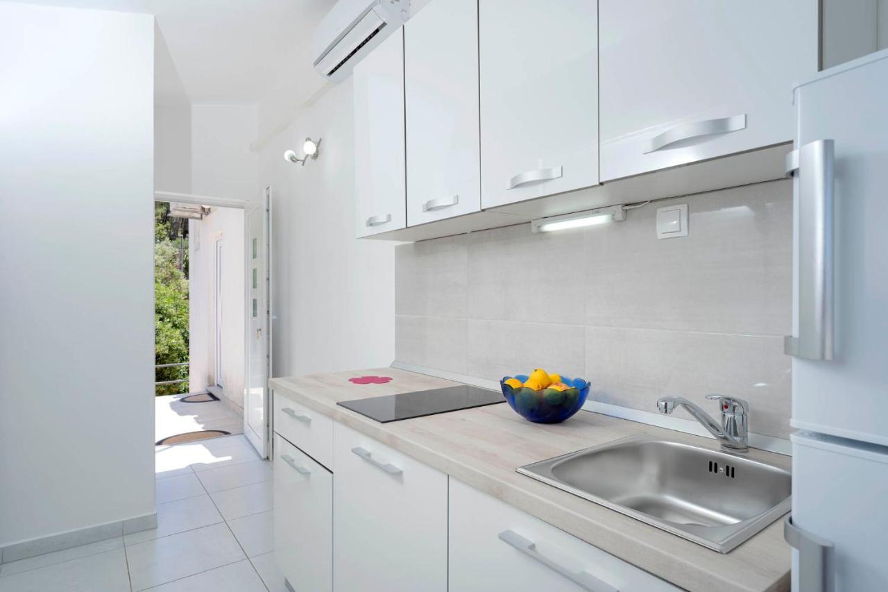 Apartma Poklepovic *