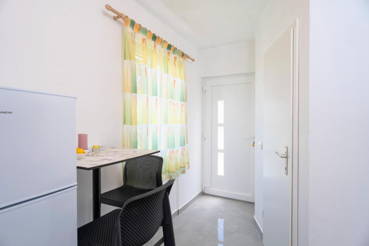 Poklepovic Apartma *